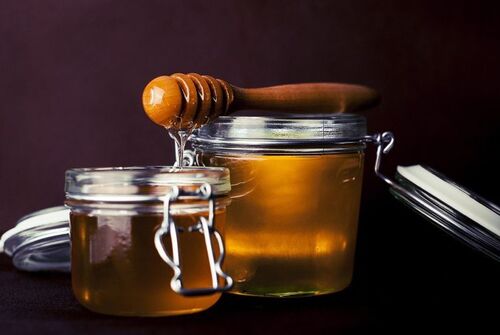 Чем поможет мёд на даче