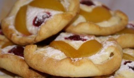 Бабусині страви: "Сирне печиво-тістечка з фруктами"