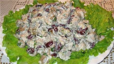 Бабусині страви: "Салат курячий з квасолею"