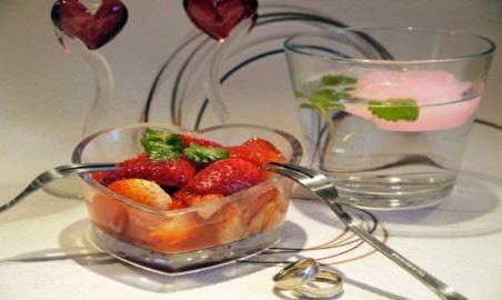 Бабусині страви: Карамелізована полуниця "Смак спокуси"