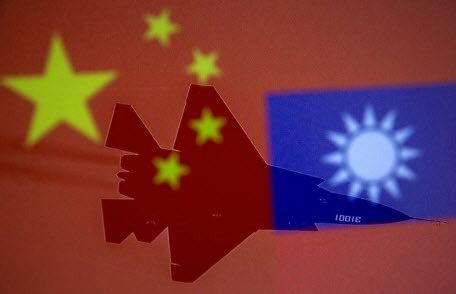 Китай угрожает США войной из-за Тайваня