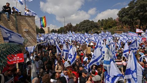 В Израиле остановили реформу судов из-за масштабных протестов
