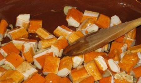 Бабусині страви: "Крабові палички з часником"