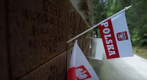 РИА Новости рассказали о «расстреле поляков немцами» в Катыни и сравнили это с Бучей