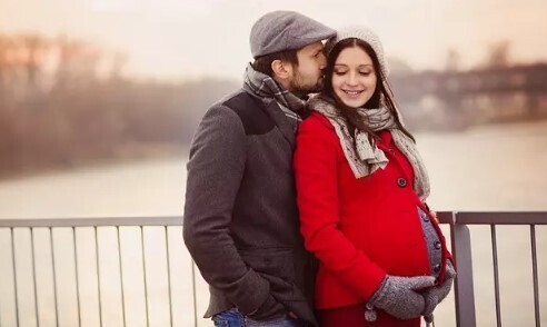 Зачем и почему будущие отцы должны постоянно находиться рядом с беременной женщиной
