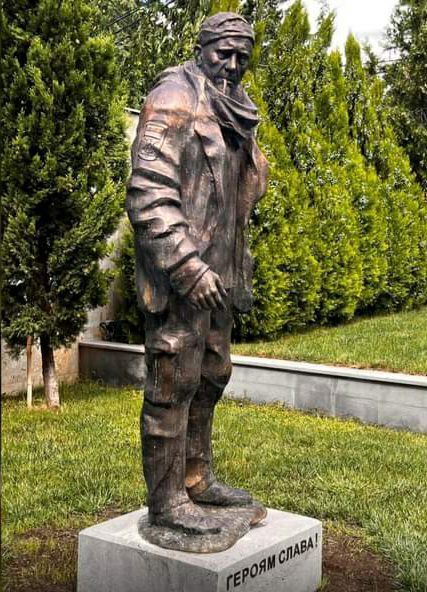 У Тбілісі на території приватної клініки встановили пам’ятник Олександру Мацієвському
