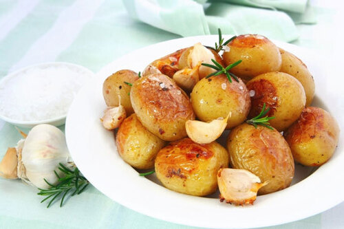 Бабусині страви: "Пісна запечена картопля з часником"